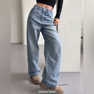 Light wash baggy jeans